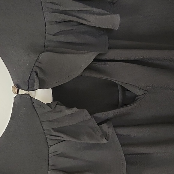 Anthro MAEVE RUFFLE COLD SHOULDER CUT OUT LIGHTWEIGHT BLACK DRESSY BLOUSE SIZE 2 - Picture 12 of 15